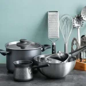 entretenir-ses-ustensiles-en-inox-sans-les-abimer-guide_d7da6889-80be-475e-bc7f-4d885c3f210d_1000x (1)